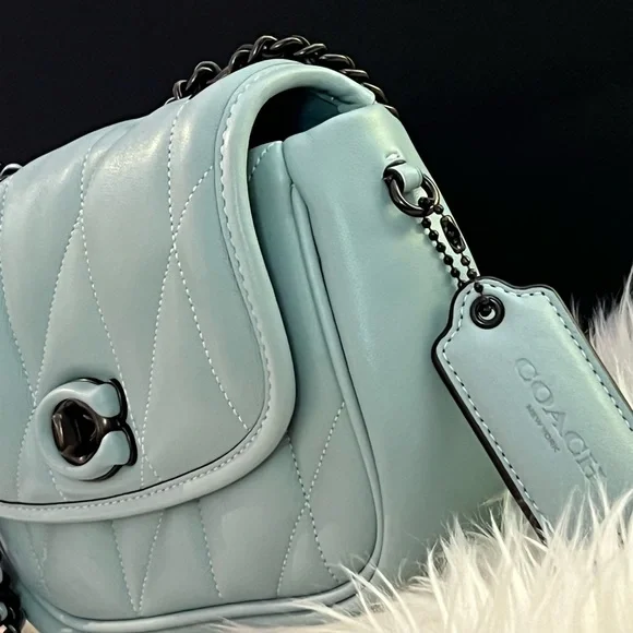 CA086 - Coach Pillow Madison Shoulder Bag 18 with Quilting - Picture 10 of 13